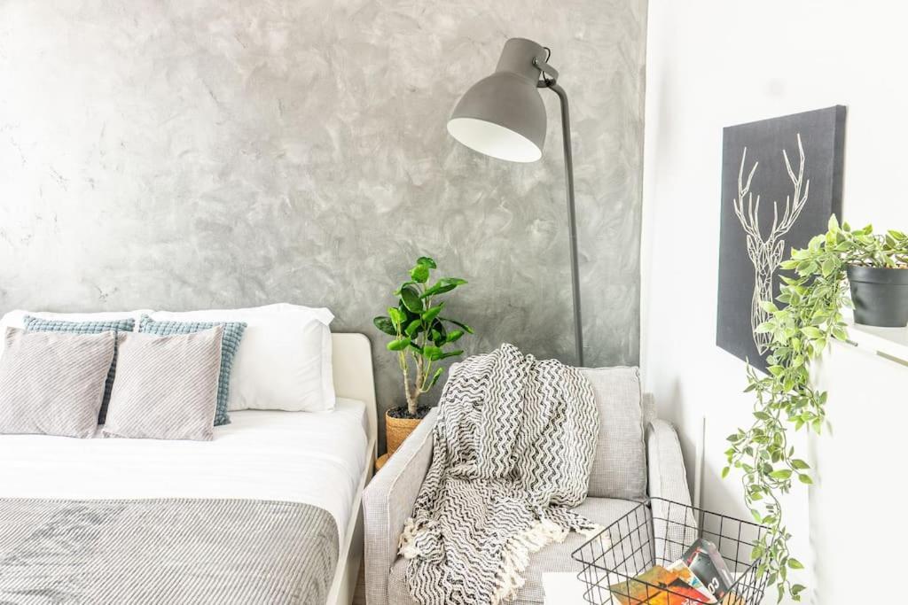 Cosy Nest M&N Condos Bukares Bagian luar foto