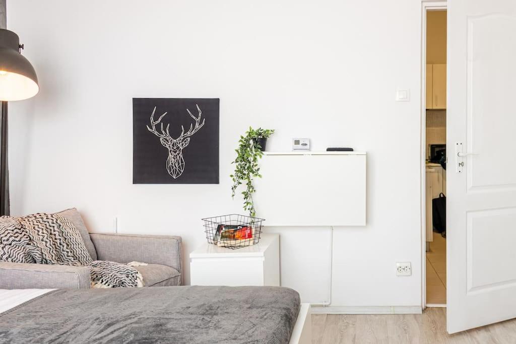 Cosy Nest M&N Condos Bukares Bagian luar foto